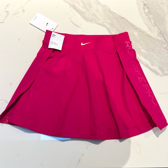 NWT - Nike Tennis Skirt - Super Cute! - Picture 1 of 6